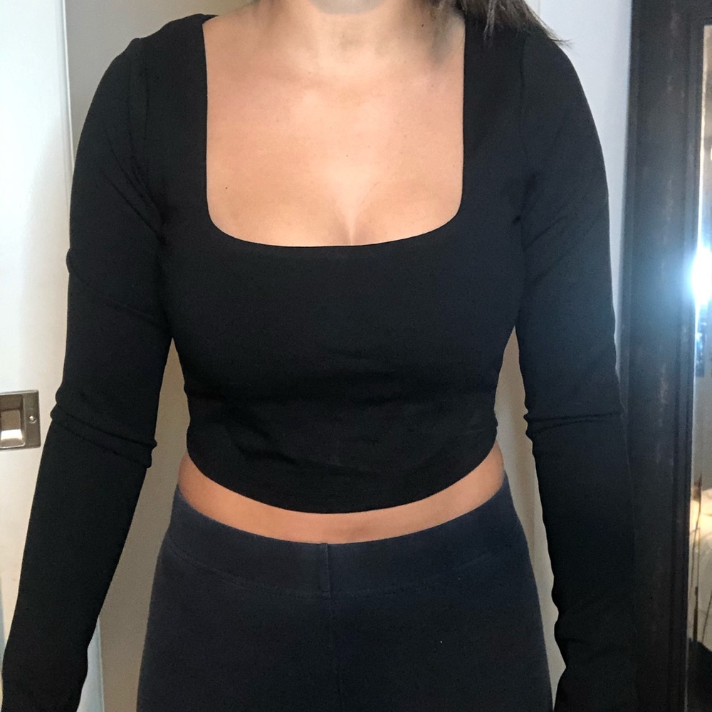 Long sleeve crop top